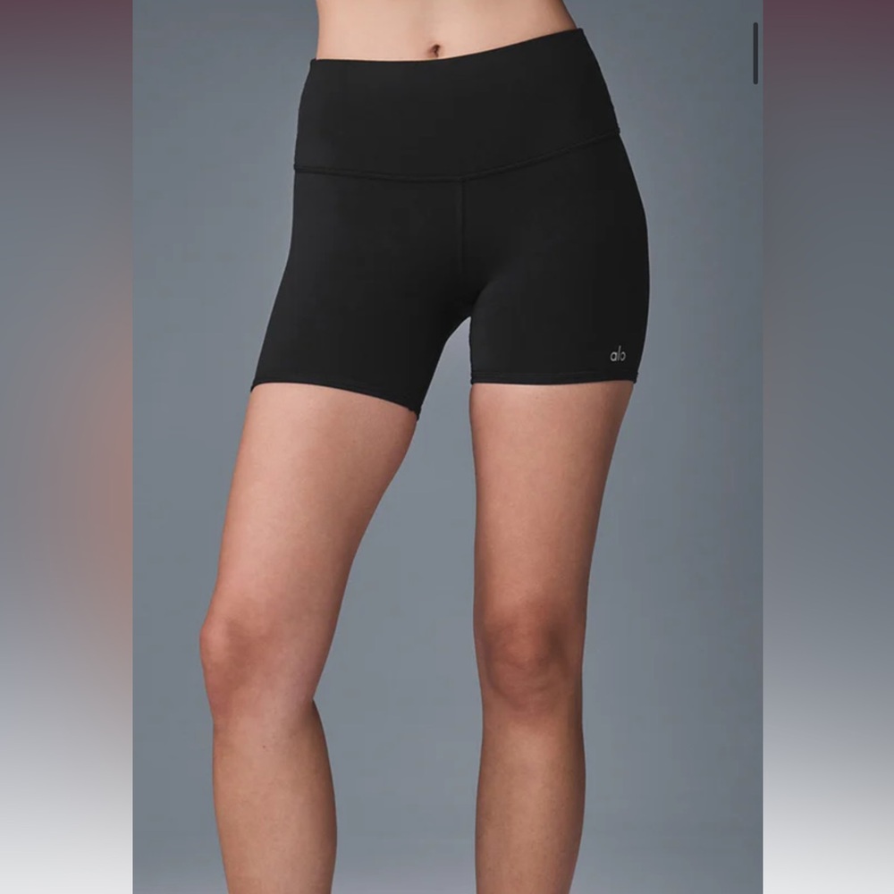 ALO Yoga Women's Black Bike Shorts